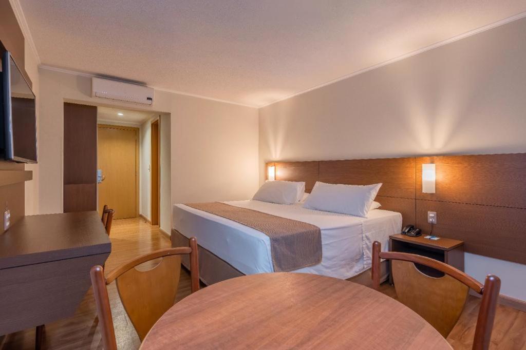 Hotel Caiua Cascavel Екстер'єр фото
